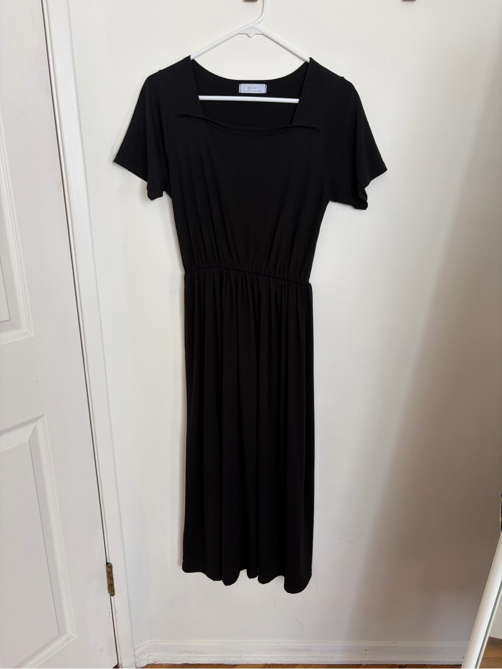 EUC Modest, Black Short-Sleeve Midi Dress